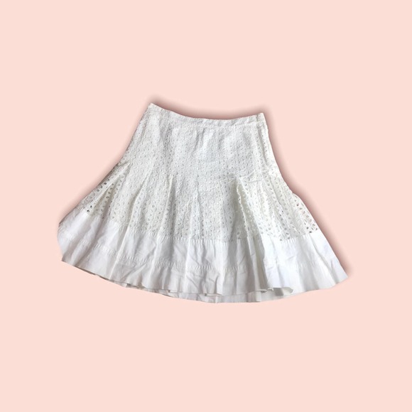 CLUB MONACO White Eyelet Cotton Skirt, size 2 - Picture 2 of 5